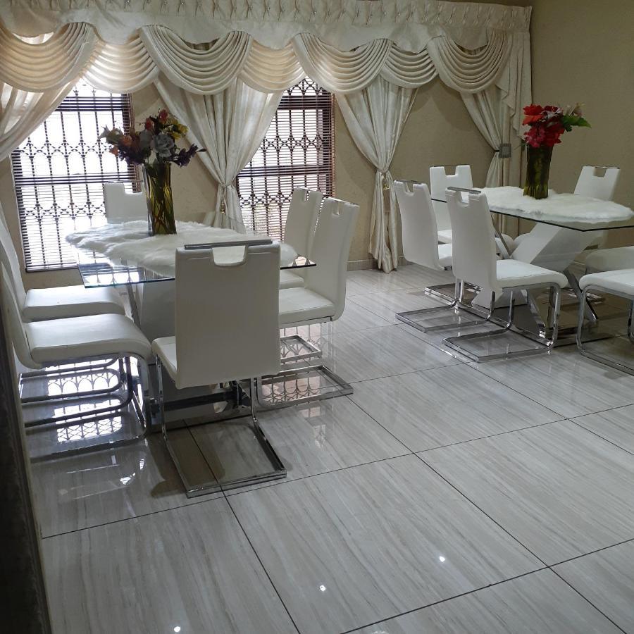 Angelocean Guest House Witbank Exteriér fotografie