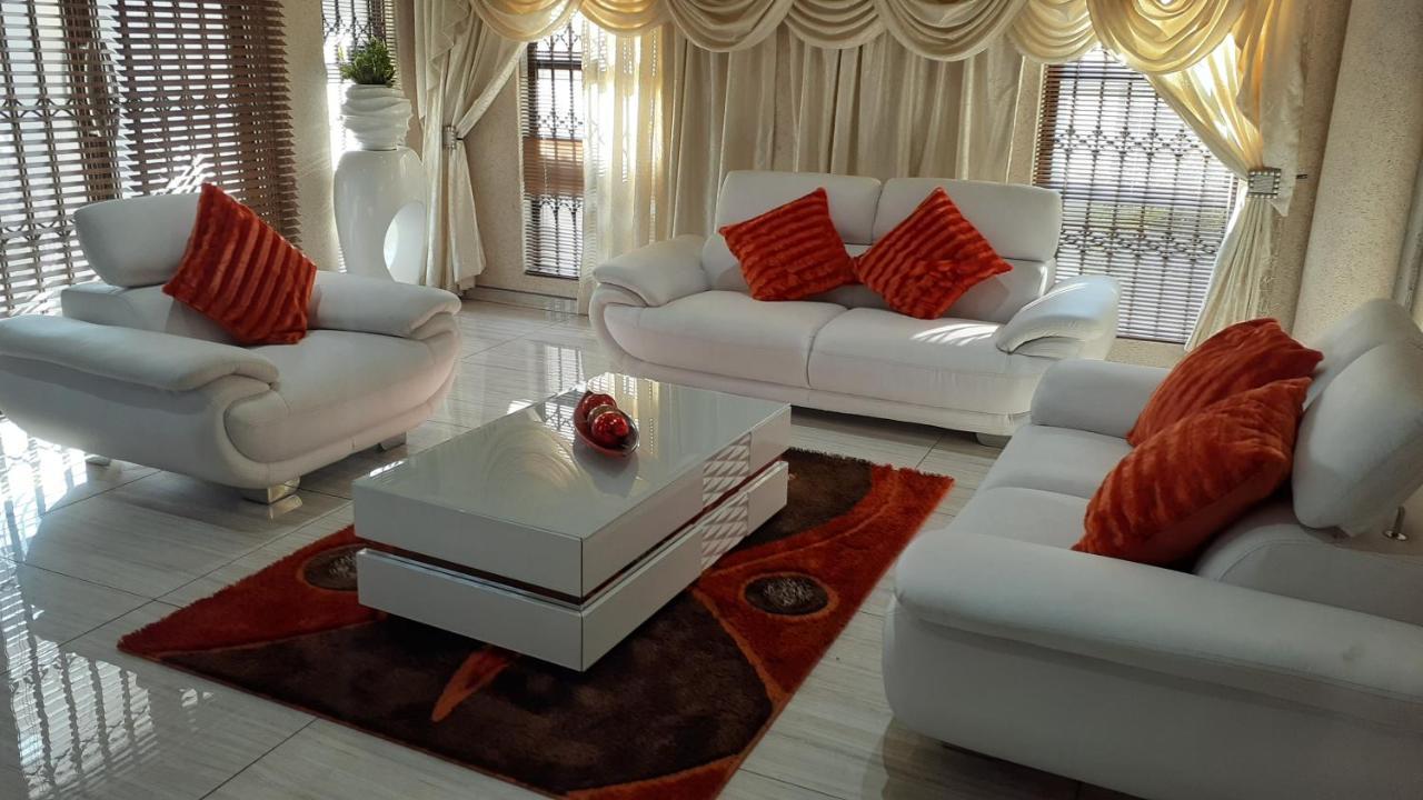 Angelocean Guest House Witbank Exteriér fotografie