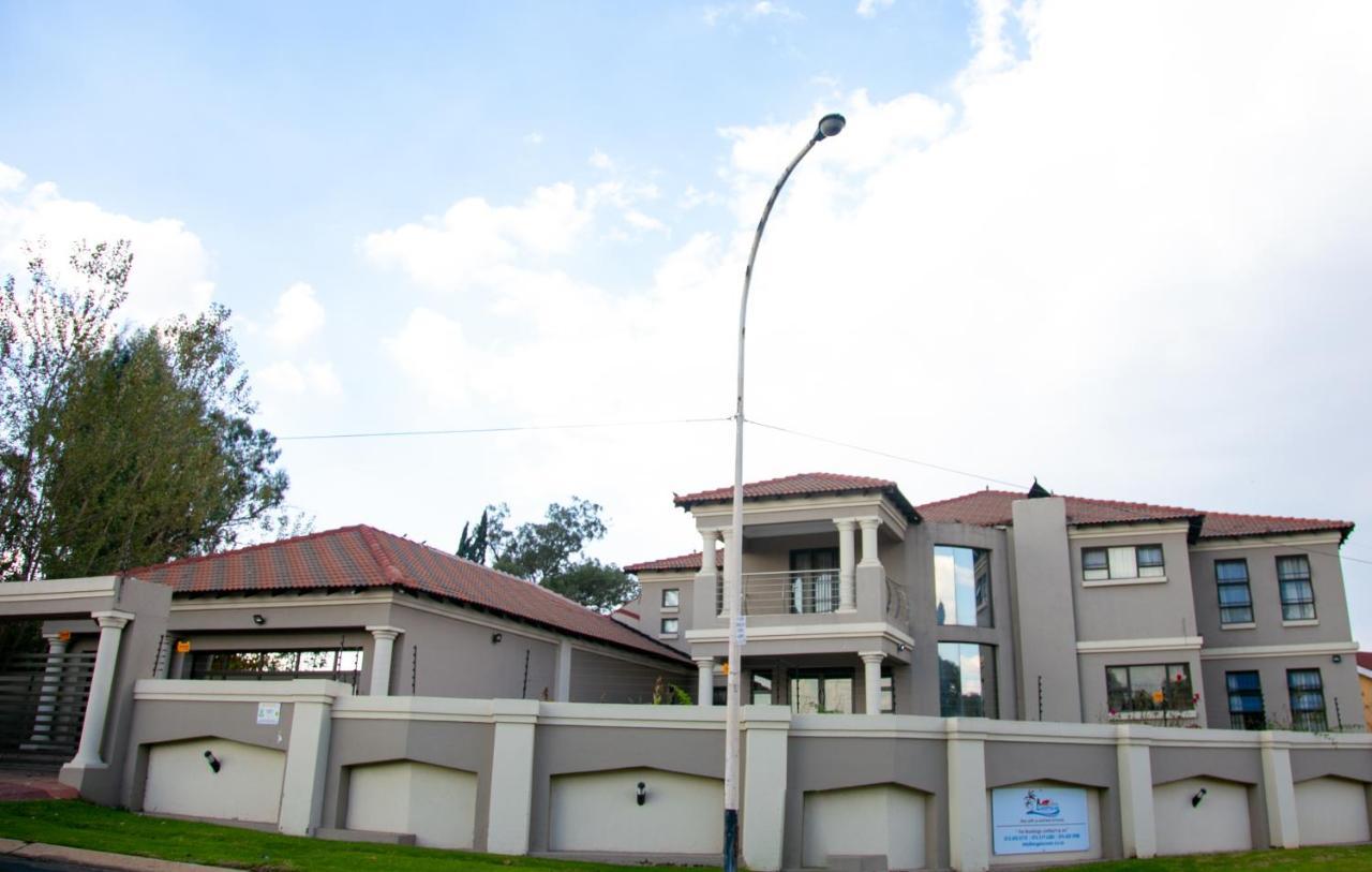 Angelocean Guest House Witbank Exteriér fotografie