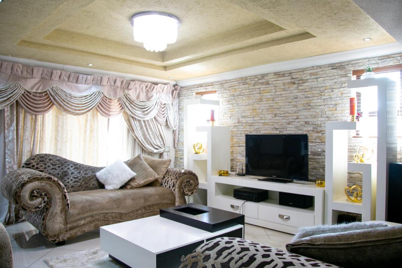 Angelocean Guest House Witbank Exteriér fotografie