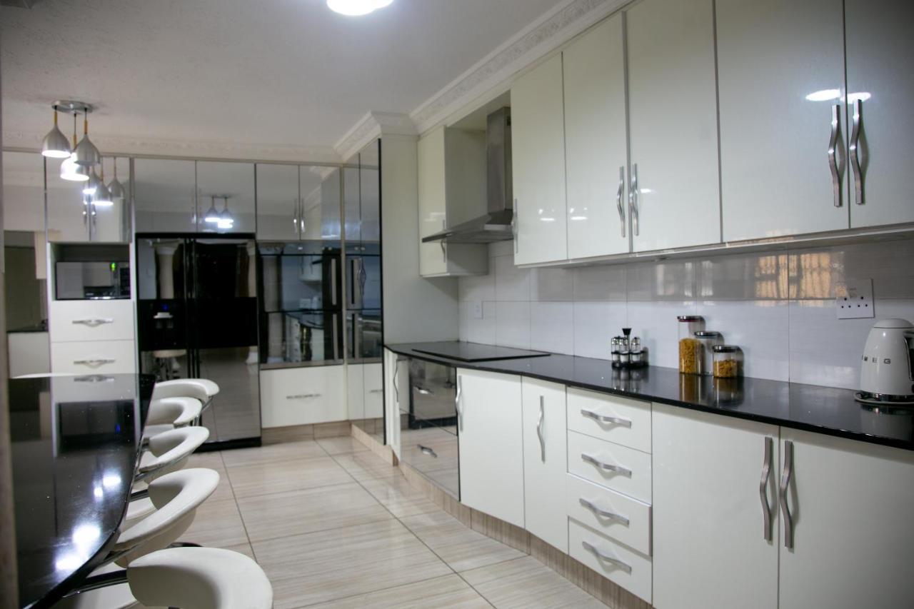 Angelocean Guest House Witbank Exteriér fotografie
